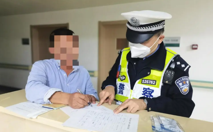 酒精測試儀測出多少算酒駕?男子收費站遇檢查滿頭大汗一測酒涉嫌醉駕 酒精測試儀測出多少算酒駕?男子收費站遇檢查滿頭大汗一測酒涉嫌醉駕